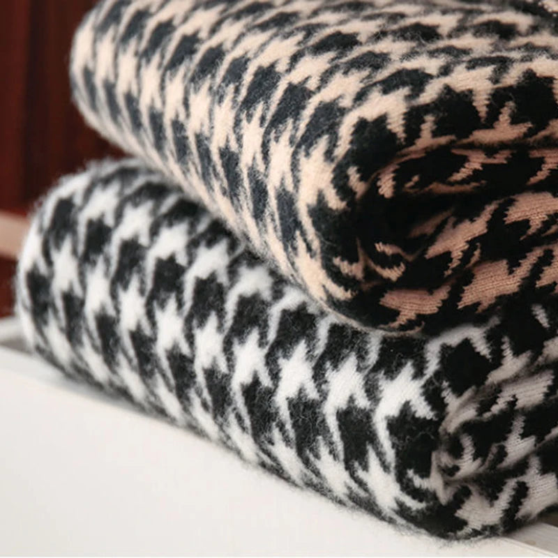 Houndstooth Plaid Turtleneck Sweater – Vintage Soft Knit Unisex Fashion