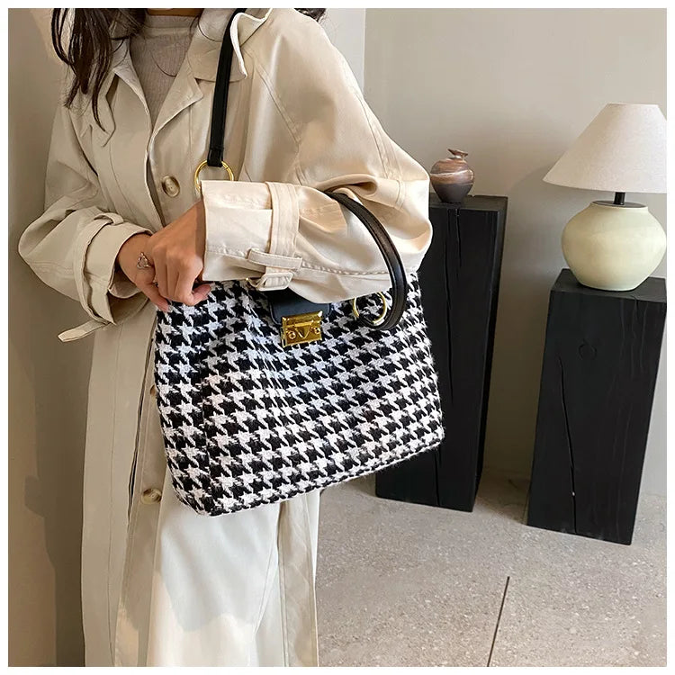 **Title:**  
Large Houndstooth Tote Bag