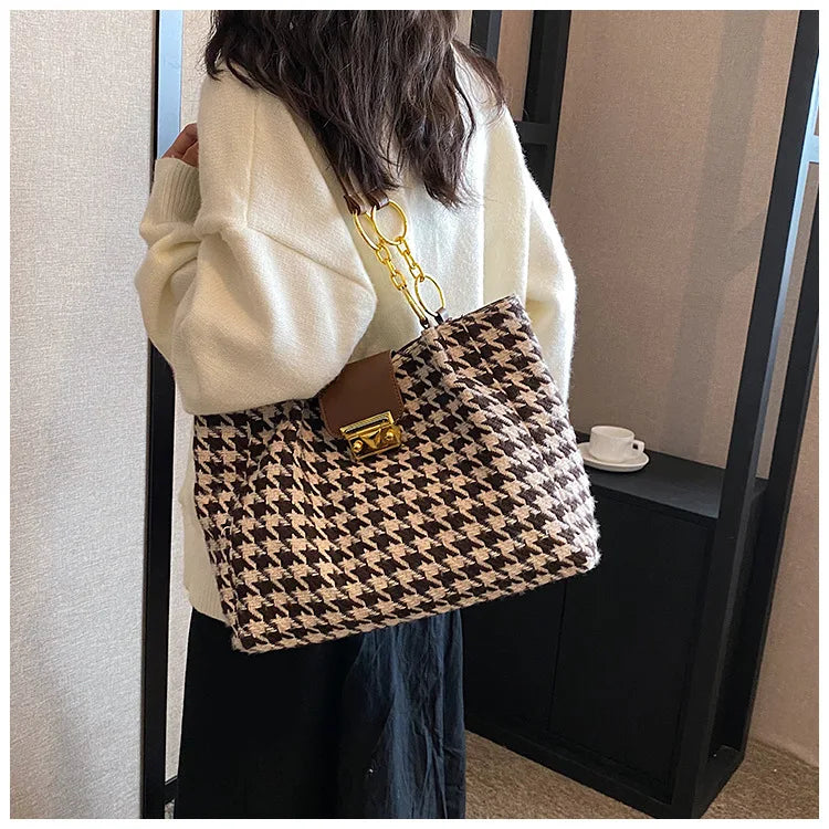 **Title:**  
Large Houndstooth Tote Bag