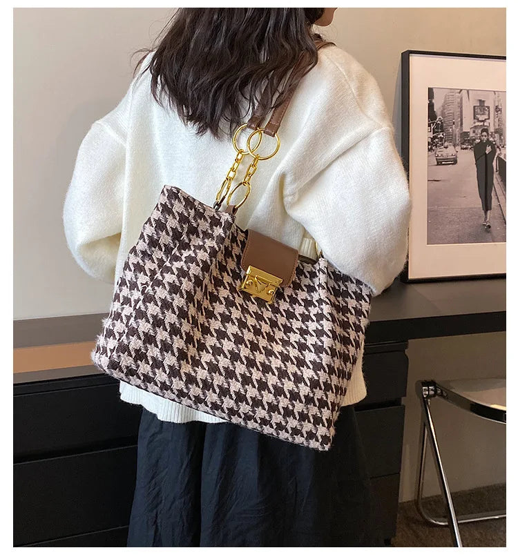 **Title:**  
Large Houndstooth Tote Bag