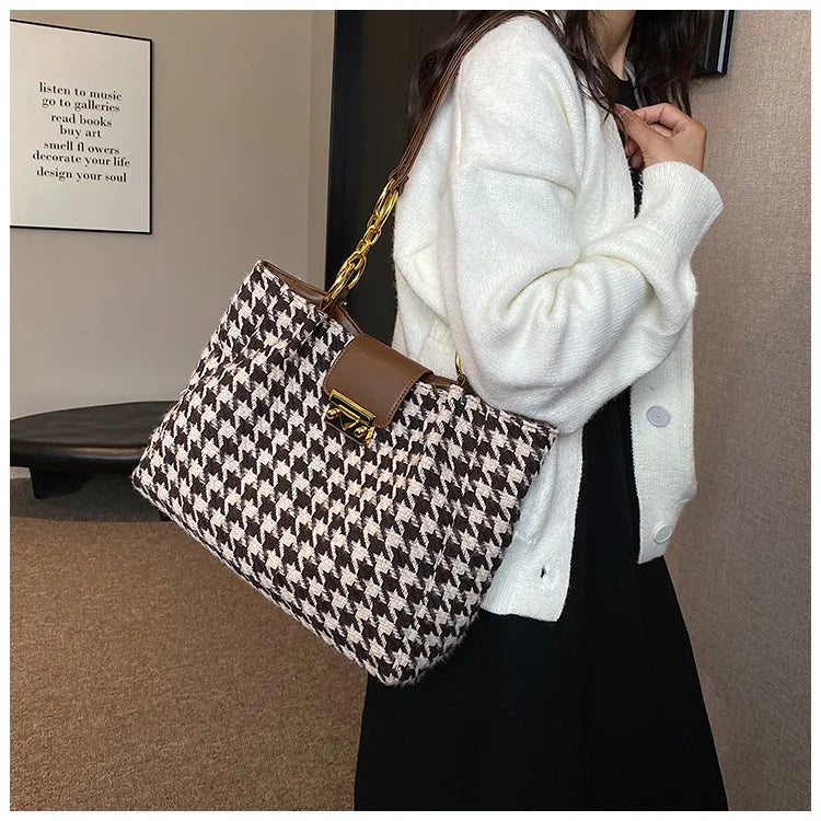 **Title:**  
Large Houndstooth Tote Bag