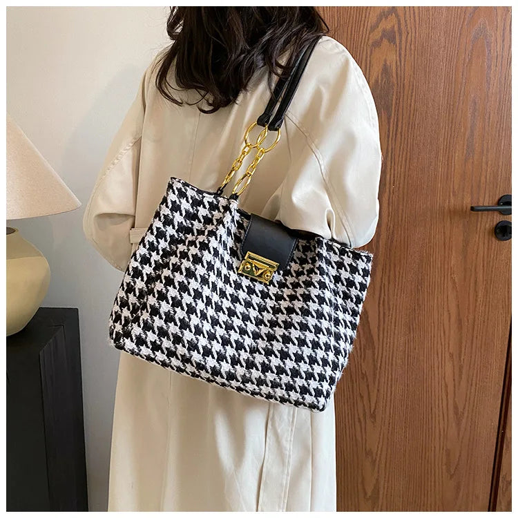 **Title:**  
Large Houndstooth Tote Bag